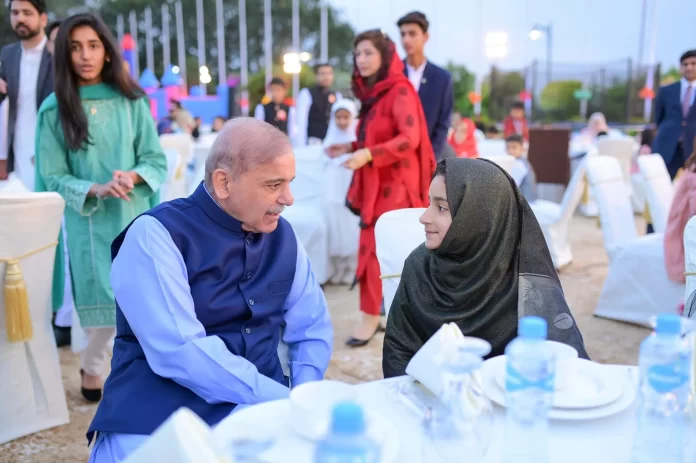 شہباز شریف کا خصوصی بچوں کے اعزاز میں افطار ڈنر