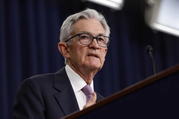 Fed Ignores Trump’s Directive, Keeps Interest Rates Steady