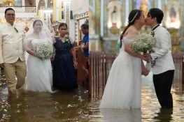 Love Triumphs Over the Storm: Filipino Couple Says “I Do” in Flooded Church