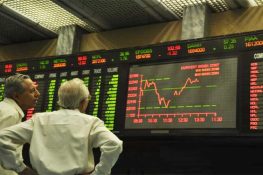Pakistan Stock Market Hits Historic High of 138,133 Points