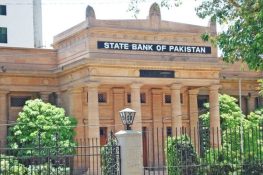 Pakistan’s Central Bank Extends Banking Hours for Hajj 2025 Applications