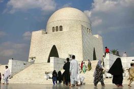Young Man Climbing Quaid-e-Azam’s Mausoleum Wall Sparks Online Debate