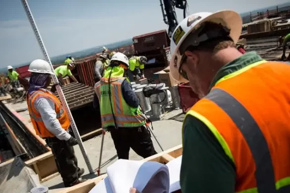 US Government Plans to Cut 300,000 Federal Jobs in 2025