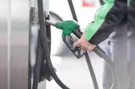 Pakistan Faces Likely Fuel Price Hike Amid Global Oil Surge