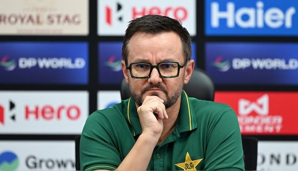 Pakistan Coach Mike Hesson Expresses Disappointment Over India’s Post-Match Conduct