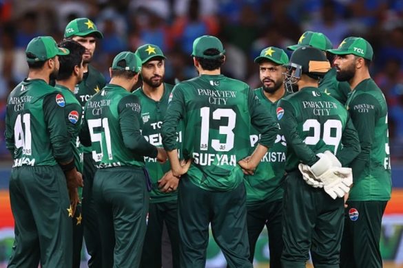 Pakistan Cricket Team Holds Crucial Meeting Ahead of India Clash