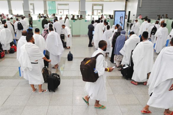 Pakistani Umrah Pilgrims Stranded at Jeddah Airport for Five Days, Awaiting Return Flights