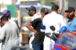 Senior Karachi Traffic Officer Fined Under New E-Challan System