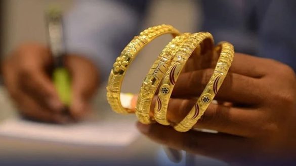 Skyrocketing Gold Prices Shock Pakistani Consumers