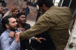 Pakistan Police Crack Down on TLP Protesters, Nearly 1,000 Arrested