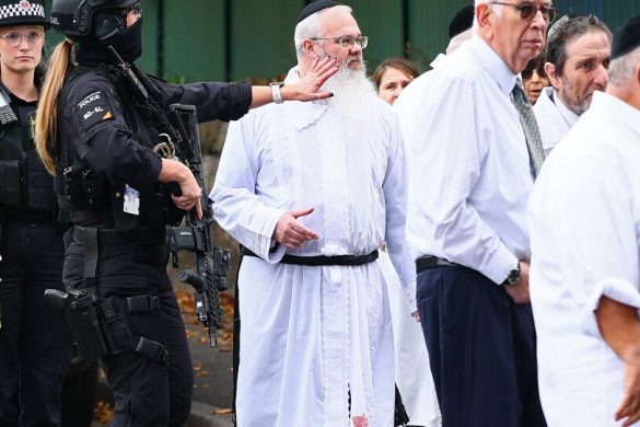 UK Lowers Flags Nationwide After Terrorist Attack on Manchester Synagogue
