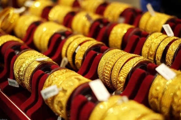 Gold Prices Shatter Records in Pakistan, Reflecting Global Surge