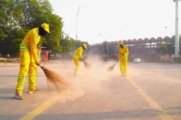 Punjab Bans Dry Sweeping on Streets to Curb Smog and Air Pollution