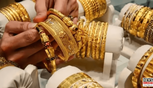 Gold Prices Slide Sharply in Pakistan as Per Tola Rate Drops by Rs5,500