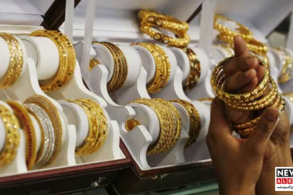 Gold Prices Drop by Rs 900 in Pakistan, Fall Below Rs 455,000 Per Tola