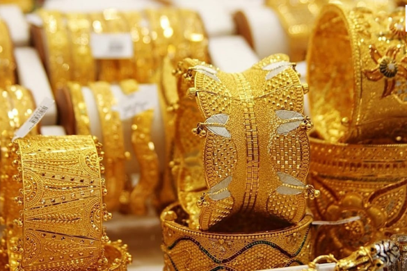 Gold Prices Hit Record Highs in Pakistan and Global Markets