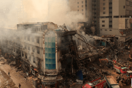 Another Section of Karachi’s Gul Plaza Collapses Amid Devastating Fire