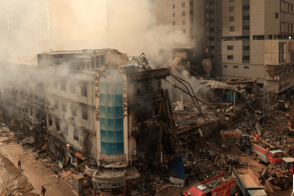 Another Section of Karachi’s Gul Plaza Collapses Amid Devastating Fire