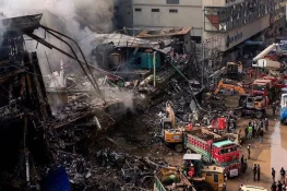 Deadly Fire at Karachi’s Gul Plaza: CCTV Reveals Timeline as Death Toll Rises to 61