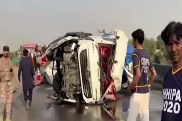 Death Toll Reaches 14 in M9 Motorway Crash Near Karachi