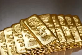 Gold Hits Three-Week High Amid US Tariff Uncertainty