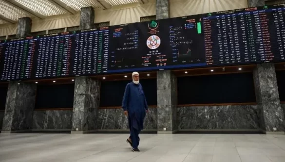PSX Ends Mixed Amid Oil Price Spike and IMF Talks