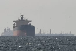 Pakistani Tanker Navigates Strait of Hormuz on Iran-Approved Route Amid Middle East Tensions