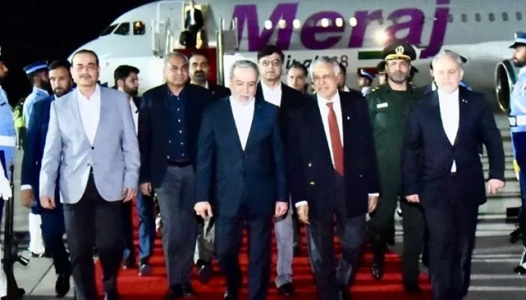 Iran FM Lands in Islamabad as US Delegation Heads for Talks Amid Ceasefire Efforts