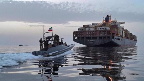 IRGC Navy Reports 28 Vessels Passed Through Strait of Hormuz in 24 Hours