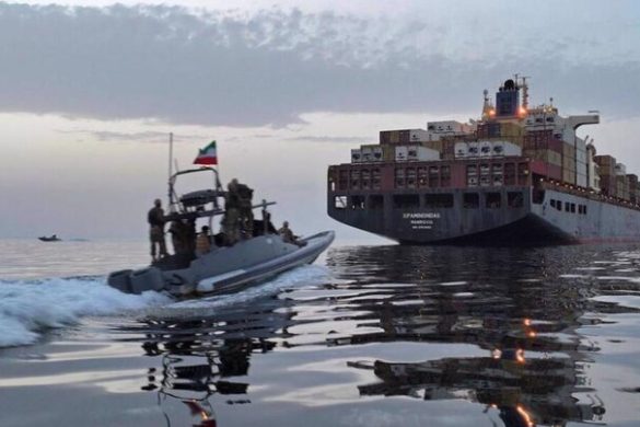 IRGC Navy Reports 28 Vessels Passed Through Strait of Hormuz in 24 Hours