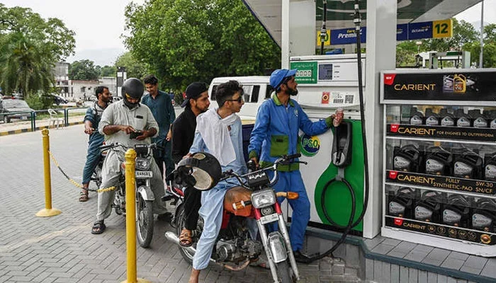 Petrol and Diesel Prices Surge Again in Pakistan as Global Oil Pressures Mount