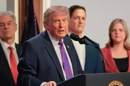 Trump Says He Delayed Planned Iran Strike as Negotiations Show Progress
