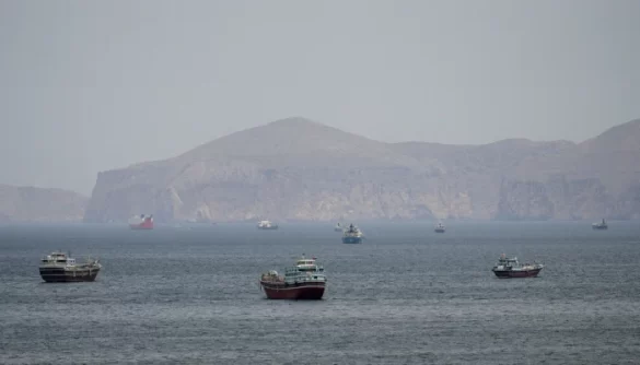 Tankers Exit Strait of Hormuz as US Talks Up Possible Iran Deal