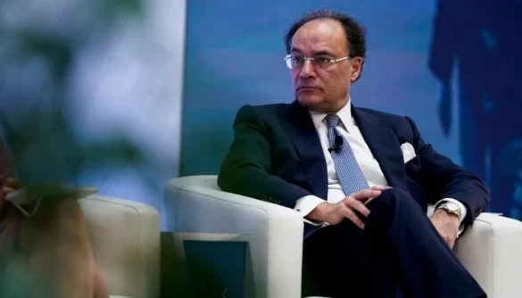 Aurangzeb to Head Panel on Rs72bn Windfall Gains of Oil Marketing Companies