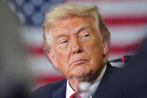 Trump Says US Apache Helicopter Crew Safe After Crash Near Strait of Hormuz
