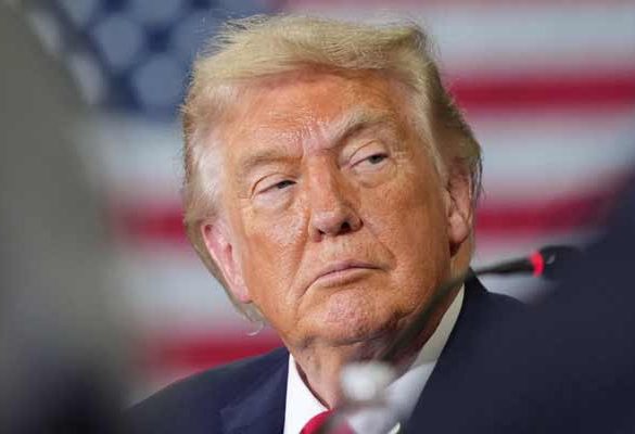 Trump Says US Apache Helicopter Crew Safe After Crash Near Strait of Hormuz