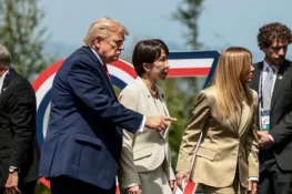 Trump doubles down on claim that Meloni ‘begged’ for photo op