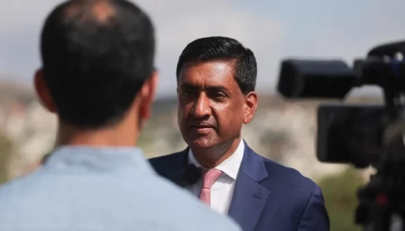 US Democratic Lawmaker Says Armed Israeli Settlers Detained His Group During West Bank Visit