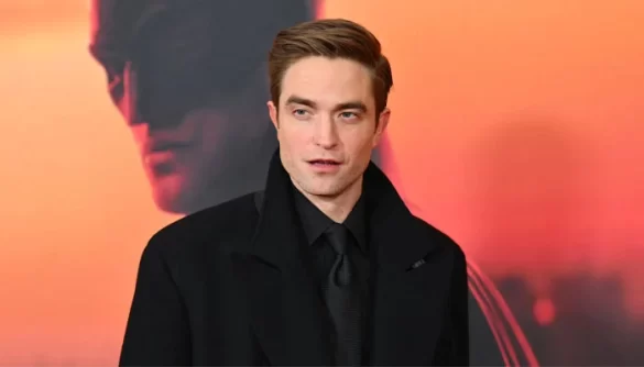 Robert Pattinson surprised by giant Batman statue at The Odyssey premiere in Mumbai