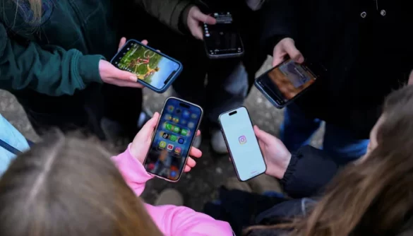 EU Plans Gradual Restrictions on Children’s Access to Social Media