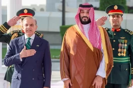 Report: Pakistan Tells Iran Houthi Attacks on Saudi Arabia Would Cross Its ‘Red Line’