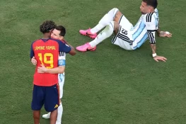 Messi, Yamal Embrace Goes Viral