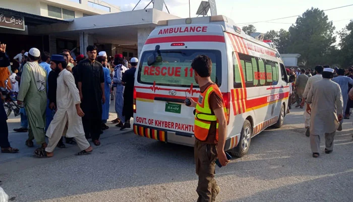 Five killed, 15 injured in suicide attack on Swat police station