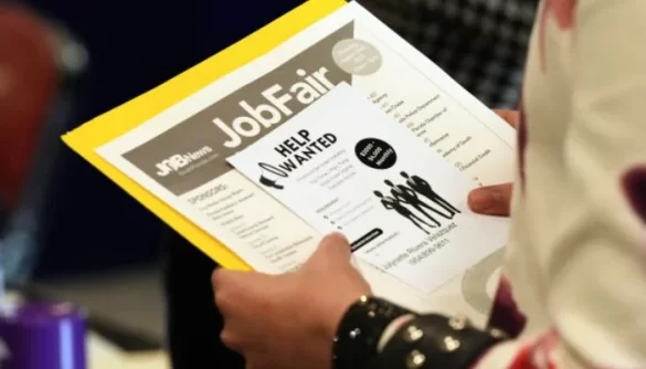 US Economy Unexpectedly Loses 23,000 Jobs in July as Labour Market Shows Signs of Weakness