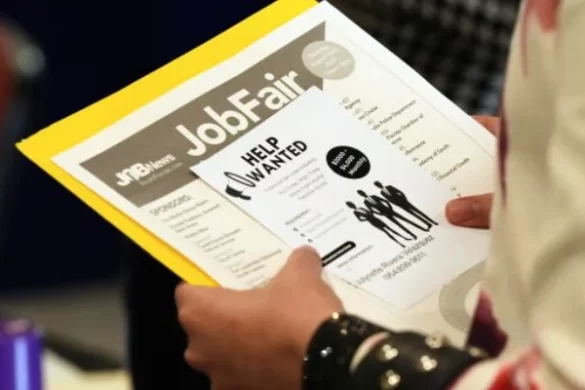 US Economy Unexpectedly Loses 23,000 Jobs in July as Labour Market Shows Signs of Weakness