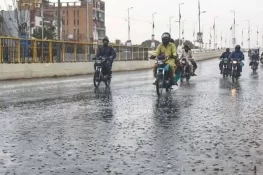 Karachi likely to receive light rain amid hot, humid weather