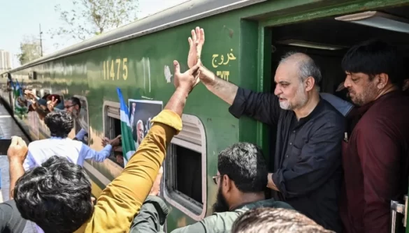 PM Shehbaz offers talks as JI petroleum levy march reaches Multan