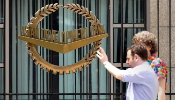 ADB maintains Pakistan growth forecast at 3.7%, warns of costly energy
