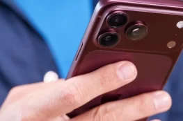 iPhone 18 Pro Max users report SOS mode, failed calls and audio issues