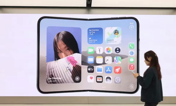 Apple Offers Replacements for iPhone Duo After Reports of Screen Cracks